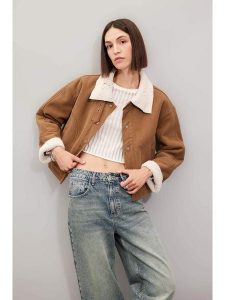 DeFacto Kurtka przejściowa w kolorze biało-jasnobrązowym rozmiar: L. Białe kurtki DeFacto, l, bez wzorów, bez kaptura. Za 195,99 zł.