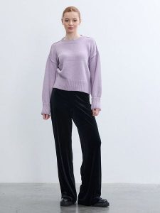 BGN Sweter w kolorze lawendowym rozmiar: 38. Różowe swetry oversize BGN, bez wzorów, bez ramiączek. Za 121,80 zł.