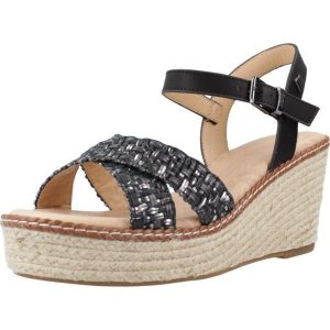 Sandały MTNG 51046M Czarny. Czarne sandały mtng, bez wzorów, z syntetyku, bez obcasa, bez zapięcia. Za 152,99 zł.