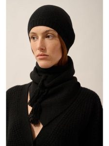 Just Cashmere Kaszmirowy szal "Lima" w kolorze czarnym rozmiar: onesize. Czarne szaliki Just Cashmere, bez wzorów, z kaszmiru. Za 239,99 zł.