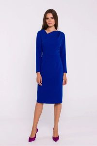 Elegancka sukienka ołówkowa z asymetrycznym dekoltem chaber. Sukienki Stylove, do pracy, s, bez wzorów, biznesowe, z asymetrycznym kołnierzem, bez ramiączek, asymetryczne. Za 309,00 zł.