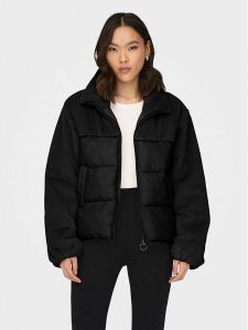 ONLY Kurtka zimowa 15292945 Czarny Regular Fit. Czarne kurtki ONLY, na zimę, xl, bez wzorów, z syntetyku, bez kaptura. Za 249,99 zł.