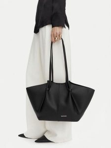 GINO ROSSI Torebka C-LDA92256 Czarny. Czarne shopper bag Gino Rossi, bez wzorów, ze skóry, bez dodatków. Za 229,99 zł.