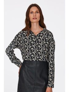 TATUUM Koszula ze wzorem rozmiar: 40. Brązowe koszule Tatuum, bez wzorów, z wiskozy, bez kołnierzyka, bez ramiączek. Za 139,87 zł.