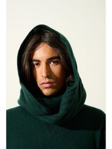 AUTHENTIC CASHMERE Kaszmirowy szal-koło "Tommy" w kolorze ciemnozielonym - 65 x 40 cm rozmiar: onesize. Zielone szaliki AUTHENTIC CASHMERE, bez wzorów, z kaszmiru. Za 287,16 zł.