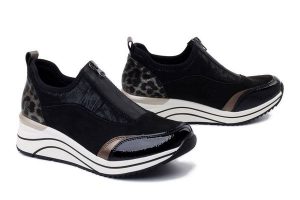 RIEKER REMONTE D0T08-02 black combination, półbuty damskie. Czarne półbuty Rieker Remonte, bez wzorów, bez obcasa, na koturnie, bez zapięcia. Za 379,90 zł.