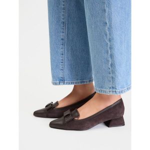 Czółenka Lasocki. Brązowe czółenka Lasocki, bez wzorów, bez obcasa, bez zapięcia. Za 269,99 zł.