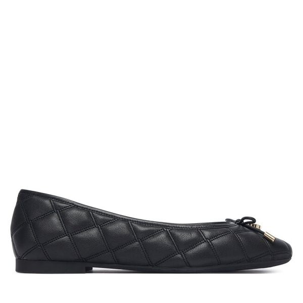 Baleriny Tommy Hilfiger. Czarne balerinki TOMMY HILFIGER, bez wzorów, bez obcasa, bez zapięcia. Za 449,99 zł.