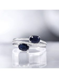 CARATELLI Złoty pierścionek "Duo de Saphirs" z diamentami i szafirami rozmiar: 56. Niebieskie pierścionki CARATELLI, z diamentem, złote. Za 1 314,71 zł.