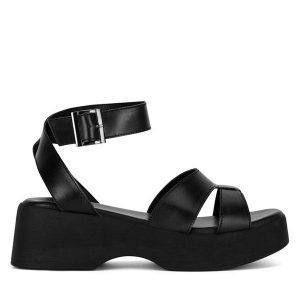 Sandały Lasocki. Czarne sandały Lasocki, bez wzorów, bez obcasa, na koturnie, bez zapięcia. Za 159,99 zł.