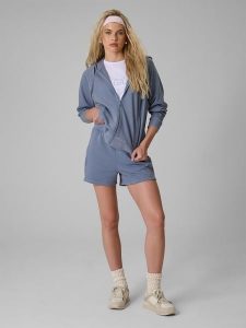 4F Bluza dresowa relaxed z kapturem damska - denim M. Niebieskie bluzy 4f, m, bez wzorów, z denimu, z kapturem. Za 169,99 zł.