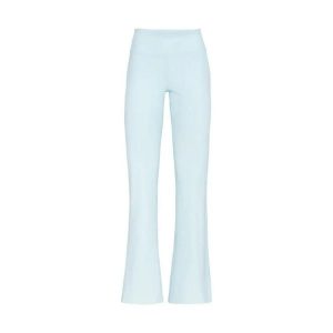 Damskie legginsy Kari Traa Nina. Niebieskie legginsy Kari Traa, bez wzorów, z elastanu, z podwyższonym stanem. Za 396,00 zł.