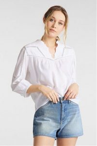 LEE FEMININE BLOUSE DAMSKA BLUZKA WHITE CANVAS L45MGORR 112110283. Białe bluzki Lee, l, bez wzorów, bez kołnierzyka, bez ramiączek. Za 129,99 zł.