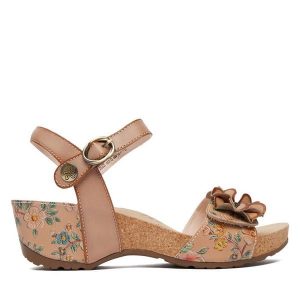 Sandały Laura Vita. Brązowe sandały LAURA VITA, bez wzorów, bez obcasa, na koturnie, bez zapięcia. Za 439,99 zł.