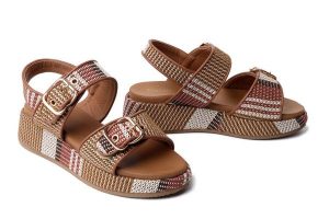 Artiker Relaks 58C1740 LT. BROWN, sandały damskie. Brązowe sandały Artiker Relaks, bez wzorów, bez obcasa, na koturnie, bez zapięcia. Za 174,90 zł.