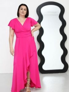Sukienka Model Soe Fuksja - Jersa. Czerwone sukienki Jersa, l, bez wzorów, z elastanu, eleganckie, bez kołnierzyka, plus size, bez ramiączek. Za 668,78 zł.
