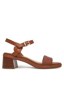 Clarks Sandały Jaylan Ray 26181661 Brązowy. Brązowe sandały Clarks, bez wzorów, ze skóry, bez obcasa, na słupku, bez zapięcia. W wyprzedaży za 309,99 zł.