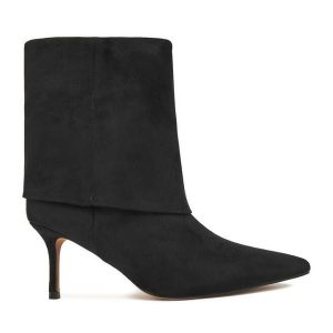 Botki Nine West. Czarne botki Nine West, bez wzorów, bez obcasa, na szpilce, bez zapięcia. Za 299,99 zł.