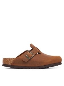 Birkenstock Klapki Boston 1028310 Brązowy. Brązowe klapki Birkenstock, bez wzorów, ze skóry, bez obcasa. Za 489,00 zł.