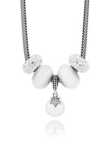 CHARM'S Srebrny naszyjnik z charmsami i zawieszką - dł. 45 cm rozmiar: onesize. Białe naszyjniki CHARM'S, z cyrkonią, srebrne. Za 390,92 zł.