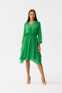 Elegancka zwiewna sukienka szyfonowa asymetryczna zielona. Zielone sukienki Stylove, na imprezę, l, bez wzorów, z gumy, eleganckie, z asymetrycznym kołnierzem, bez ramiączek, asymetryczne. Za 379,00 zł.