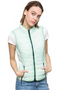 DAMSKA KAMIZELKA TOM TAILOR LIGHT DOWN VEST. Zielone kamizelki Tom Tailor, xs, bez wzorów, z puchu, bez kołnierzyka, bez ramiączek, bez kaptura. W wyprzedaży za 59,99 zł.