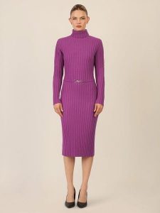 APART Sukienka dzianinowa w kolorze fioletowym rozmiar: 42. Różowe sukienki Apart, bez wzorów, z dzianiny, bez kołnierzyka, bez ramiączek, midi. Za 230,99 zł.