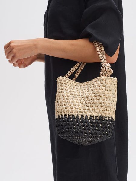 OPUS Torebka w kolorze beżowo-czarnym - 15 x 18 x 10 cm rozmiar: onesize. Brązowe torebki klasyczne Opus, bez wzorów, z materiału, bez dodatków. Za 130,50 zł.