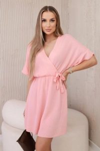 Sukienka muślinowa taliowana morelowa. Pomarańczowe sukienki KESI, na spacer, na lato, l, bez wzorów, z bawełny, bez kołnierzyka, bez ramiączek. Za 204,91 zł.