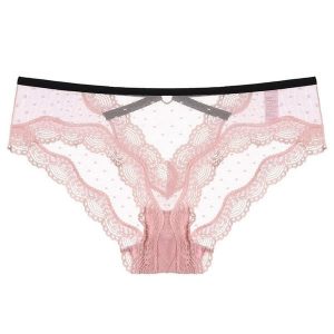 Figi koronkowe z wycięciem eleganckie i przewiewne Lubnah. Czerwone figi Intica, bez wzorów, z koronki. Za 69,00 zł.