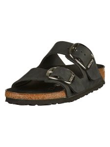 Birkenstock Skórzane klapki "Arizona" w kolorze czarnym rozmiar: 37. Czarne klapki Birkenstock, bez wzorów, z otwartym noskiem, bez obcasa. Za 487,72 zł.
