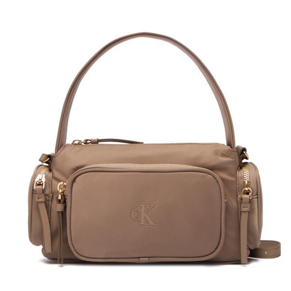 Torebka Calvin Klein. Brązowe torebki klasyczne Calvin Klein, bez wzorów, z nylonu, bez dodatków. Za 283,99 zł.