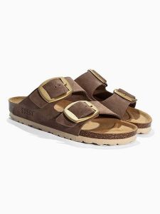 Sunbay Klapki "Calen" w kolorze brązowym rozmiar: 37. Brązowe klapki Sunbay, bez wzorów, z otwartym noskiem, bez obcasa. Za 184,89 zł.