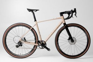 Gravel ALLOI Sram Apex 11. Brązowe swetry oversize TITICI, m, bez wzorów, z materiału, bez ramiączek. Za 12 890,00 zł.