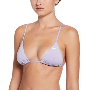 Góra od stroju pływackiego Nike Essential Triangle Bikini. Niebieskie bikini Nike, bez wzorów. Za 89,99 zł.