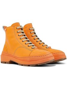 Camper Sneakersy w kolorze pomarańczowym rozmiar: 39. Pomarańczowe trampki Camper, bez wzorów, za kostkę, bez zapięcia. Za 429,44 zł.