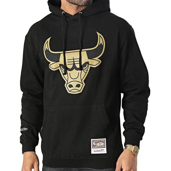 Bluza z kapturem Chicago Bulls. Czarne bluzy MITCHELL & NESS, m, bez wzorów, z kapturem. Za 326,50 zł.
