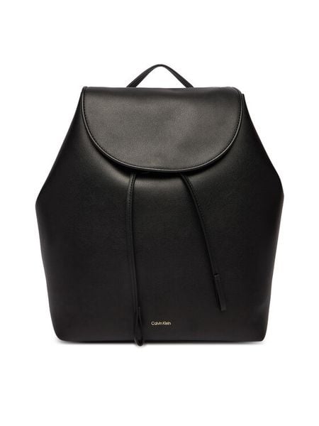 Calvin Klein Plecak Foil Logo Large Flap Backpack LV04F3505G Czarny. Czarne plecaki Calvin Klein. Za 389,99 zł.