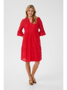 Cream Sukienka w kolorze czerwonym rozmiar: 34. Czerwone sukienki Cream, bez wzorów, z koronki, bez kołnierzyka, bez ramiączek, midi. Za 152,99 zł.