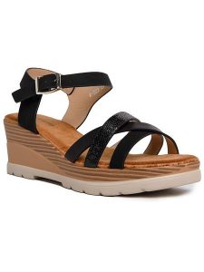 Foreverfolie Sandały w kolorze czarnym na koturnie rozmiar: 36. Czarne sandały Foreverfolie, bez wzorów, z otwartym noskiem, bez obcasa, na koturnie, bez zapięcia. Za 107,97 zł.