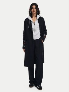 Desigual Płaszcz wełniany Cracovia 24WWEWBA Czarny Regular Fit. Czarne płaszcze Desigual, na zimę, s, bez wzorów, z syntetyku, bez kaptura. Za 969,99 zł.