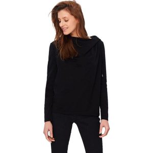 Bluza w kolorze czarnym. Czarne bluzy marki Tatuum, bez wzorów. W wyprzedaży za 119,95 zł.