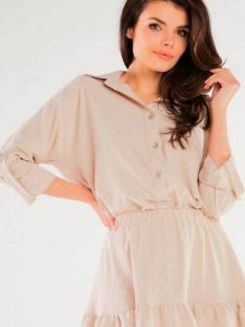 Koszula Damska Model A425 Beige - awama. Brązowe koszule Awama, l, bez wzorów, z elastanu, bez kołnierzyka, bez ramiączek. Za 274,07 zł.