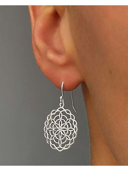 Les Petites Précieuses Srebrne kolczyki rozmiar: onesize. Szare kolczyki Les Petites Précieuses, srebrne. Za 152,99 zł.