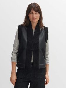 OPUS Kamizelka w kolorze czarnym rozmiar: 40. Czarne kamizelki Opus, bez wzorów, bez kołnierzyka, bez ramiączek, bez kaptura. Za 232,95 zł.