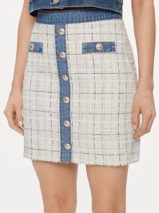 Guess Spódnica ołówkowa Natalie W4GD0L WFWW2 Biały Slim Fit. Białe spódnice Guess, l, z aplikacjami, z syntetyku. Za 275,93 zł.