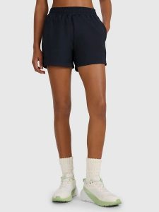 4F Szorty sportowe w kolorze czarnym rozmiar: XL. Czarne spodenki sportowe 4f, xl, bez wzorów, z materiału, outdoorowe. Za 65,85 zł.