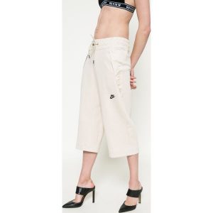 Nike Sportswear - Spodnie. Spodnie dresowe marki Nike Sportswear. W wyprzedaży za 159,90 zł.