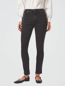 Wrangler Dżinsy - Slim fit - w kolorze czarnym rozmiar: W30/L32. Czarne jeansy Wrangler, z aplikacjami. Za 184,02 zł.