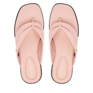 Japonki Tommy Hilfiger. Czerwone klapki TOMMY HILFIGER, bez wzorów, bez obcasa. Za 359,99 zł.